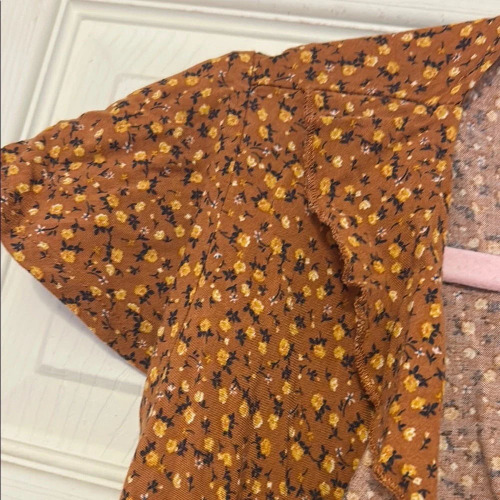 Floral Brown Ruffle - Picture 4 of 4